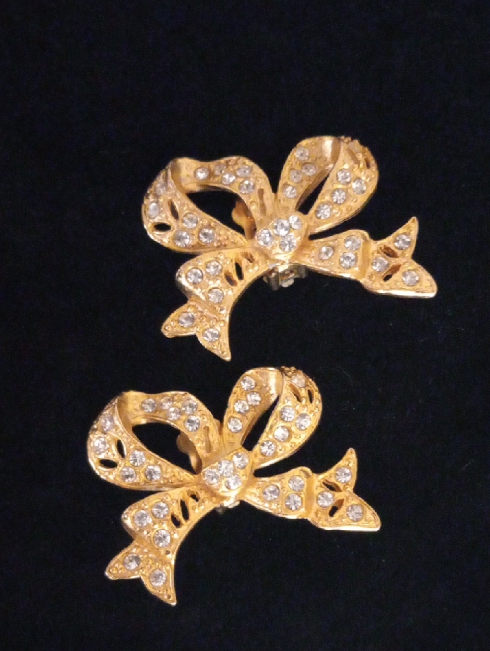 High End Gold-Tone Crystal Bow Clip-on Earrings